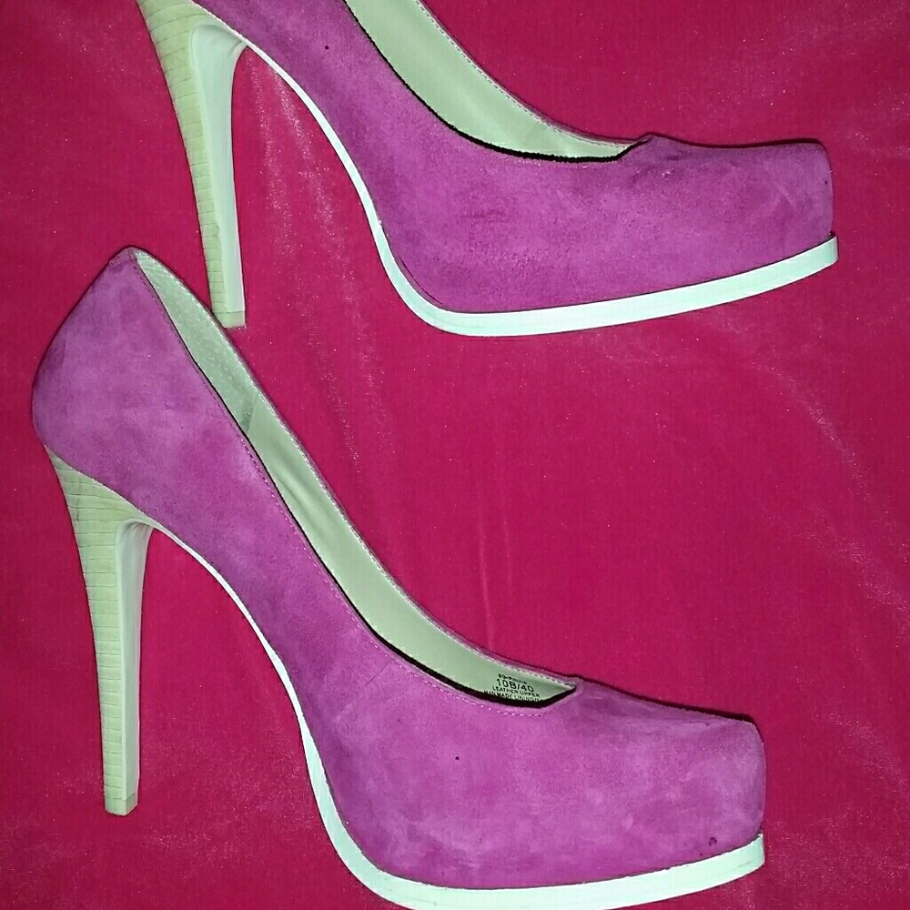 BCBGIRLS Hot Pink/Fuchsia Pointed Toe 5 Inch Heel